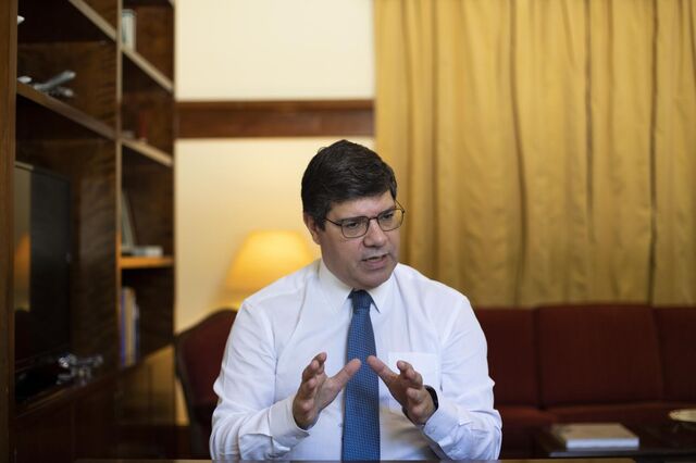 PS retira norma interpretativa sobre apoio à renda e passa a bola ao Governo 