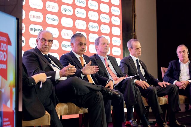 Banca e Governo discutem solução para pensionistas