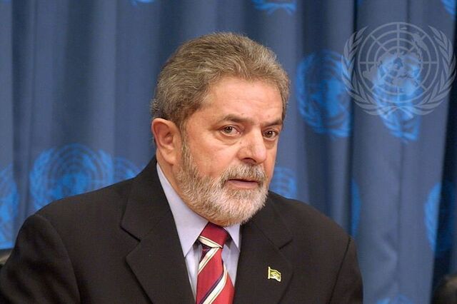 Senado aprova plano de Lula da Silva para reajustar programa social no Brasil