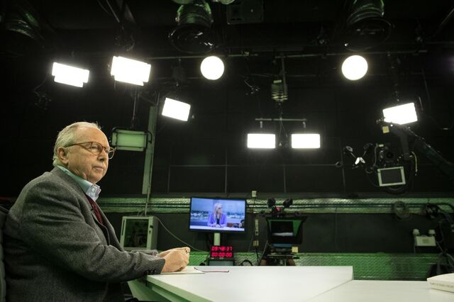 Correia de Campos: “Foi completamente errado retribuir desempenho com horas extra”