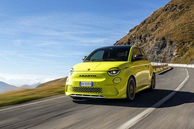 Abarth 500e: Mini desportivo vira ‘bomba’ elétrica