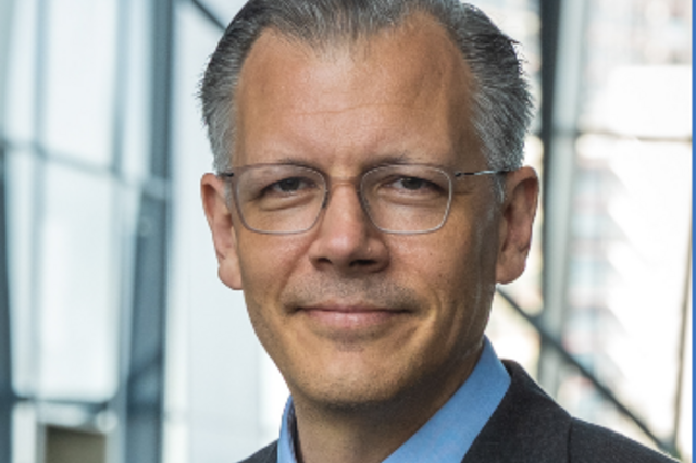 Diretor de pagamentos do BCE arrasa bitcoin: 'É o último suspiro'