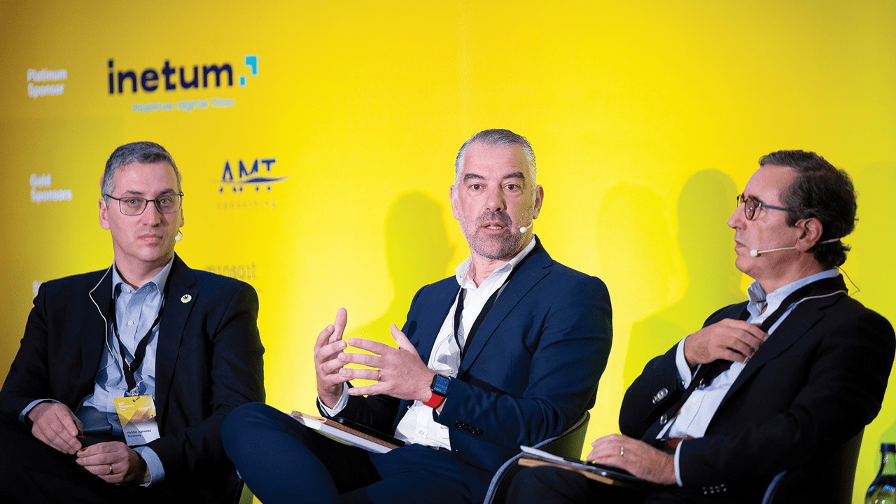 Hélder Almeida, SAP IT Associate Diretor da Rovensa, João Alvarinho, CIO da Inapa, e Paulo Barradas, CEO da Bluepharma