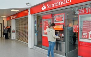 Santander multado em 125 milhões no Reino Unido por controlos ineficazes contra branqueamento de capitais