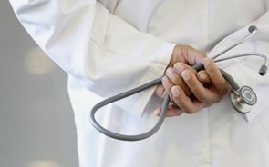 Número de médicos reformados em 2022 bate recorde dos últimos dez anos
