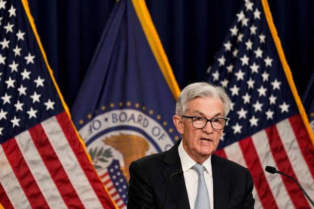 Fed desacelera ritmo, mas vê juros acima de 5% no próximo ano