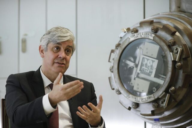 Março será momento-chave para definir pico dos juros diretores, considera Centeno 