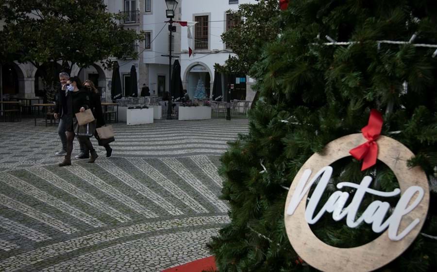 O Natal será passado sozinho por 2,8% dos portugueses. No Ano Novo essa percentagem sobe para 3,5%.