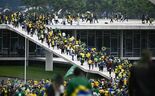 Apoiantes radicais de Bolsonaro invadem as sedes dos três poderes na capital do Brasil