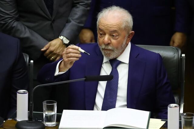 Lula da Silva ataca valores pagos em dividendos pela Petrobras