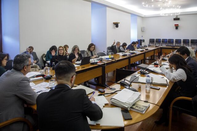 PS e PSD travam subida das compensações por despedimento