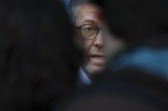 Moedas espera que 'instabilidade' no Governo não afete decisão sobre futuro aeroporto