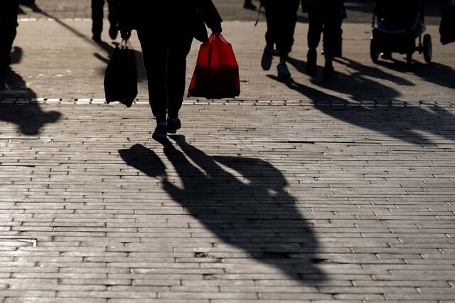 Crise do custo de vida é o maior risco apontado por líderes políticos e empresariais 