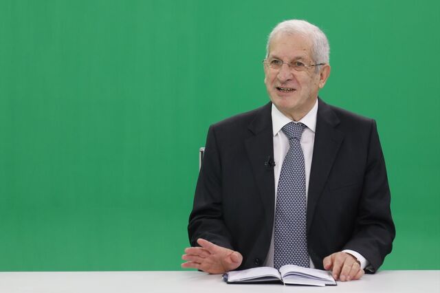 Carlos Tavares apresenta propostas contra 'dececionante comportamento' da economia