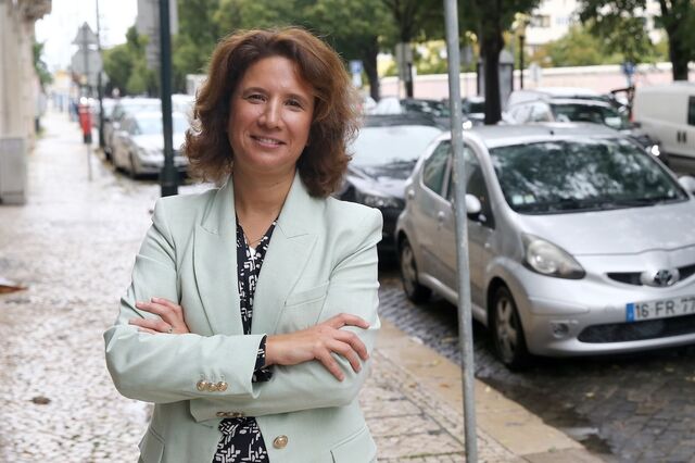 PS demarca-se da ex-secretária de Estado do Turismo e frisa que lei é para cumprir