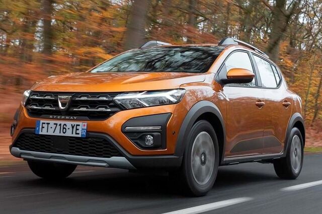 Dacia Sandero acelera e é vice-líder em Portugal