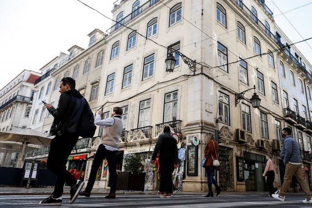 Quase um quinto da despesa social pública volta ao Estado