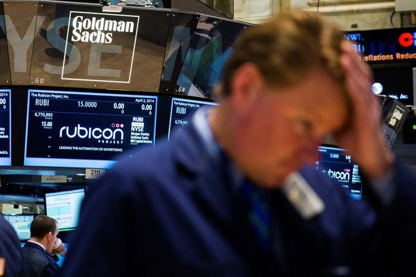 A onda de despedimentos do Goldman Sachs foi a mais mediática: a instituição financeira deu 30 minutos aos trabalhadores para arrumarem as suas coisas e abandonarem a empresa.