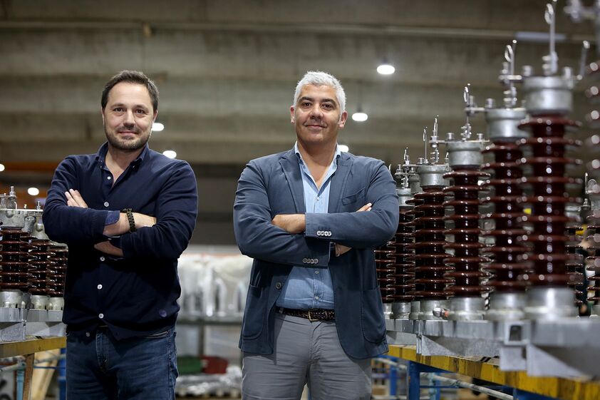 Luís Mesquita de Araújo (à direita, na foto), filho do “chairman” da IsoSigma, partilha liderança executiva da empresa com Joaquim Santos.