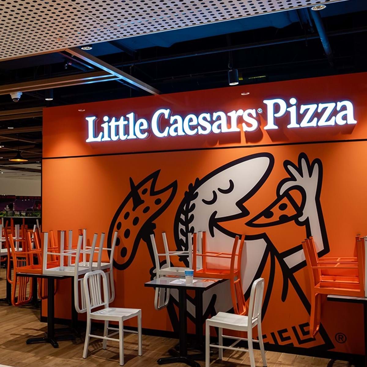 Cadeia Little Caesars Pizza entra em Portugal com loja no Barreiro -  Empresas - Jornal de Negócios