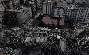 Banco Mundial diz que danos do sismo na Turquia ultrapassam 32.000 milhões