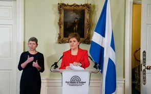 Primeira-ministra da Escócia apresenta demissão