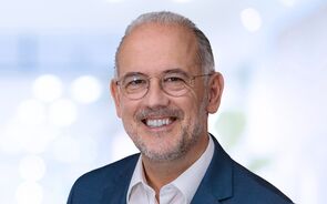 Pedro Penalva, Aon