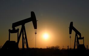 Petróleo negoceia em baixa pressionado por preocupações relativas à procura