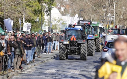 Agricultores portugueses saem à rua em protesto. CAP demarca-se. Veja as imagens