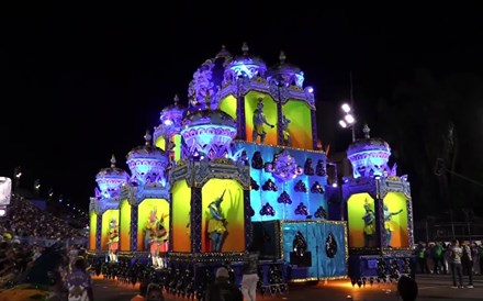 Desfile de Carnaval no sambódromo do Rio de Janeiro