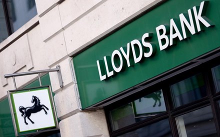 Lucros do Lloyds caem 8% para 6.310 milhões em 2022