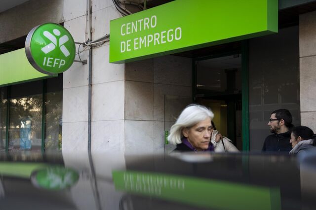 Taxa de emprego sobe para máximos na OCDE e em Portugal no 2.º trimestre