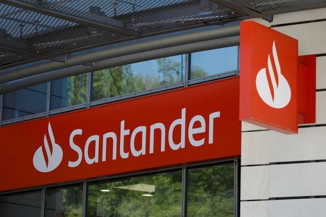 Santander estuda saída do Reino Unido