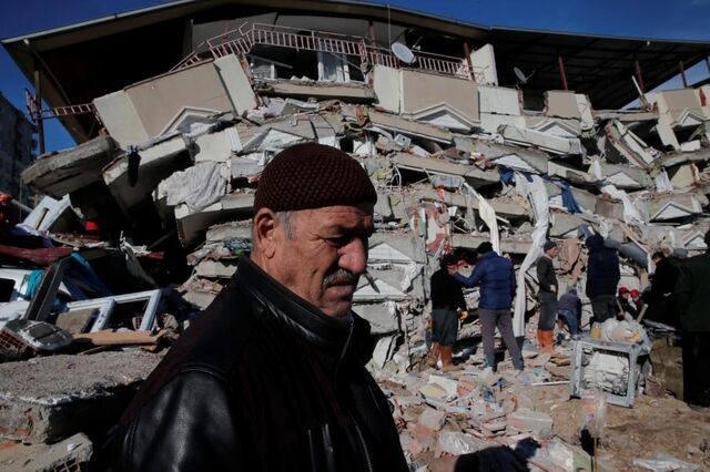 Após sismo, Turquia reduz taxas de juro em 50 pontos base para 8,5%