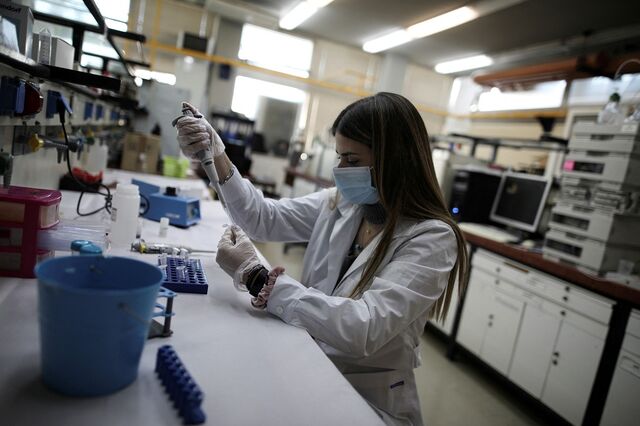 Emprego mais qualificado perdeu 140 mil trabalhadores