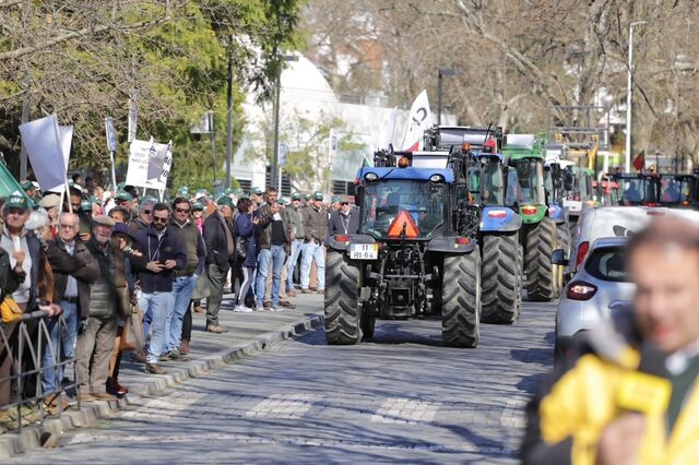 Confederação Nacional da Agricultura avança com protestos por melhoria dos rendimentos