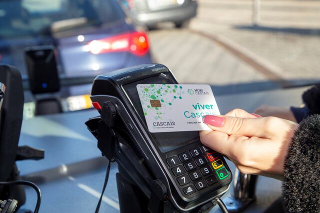 Compras com cartão com subida homóloga de 30% entre março de 2022 e fevereiro de 2023