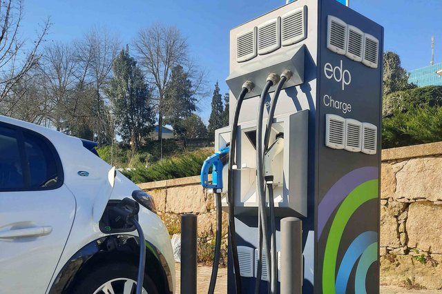 Carregamentos elétricos na rede ibérica da EDP triplicaram em 2022 