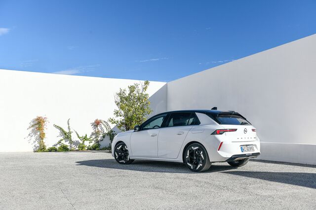 Opel Astra GSe. Mais potentes e eletrificados