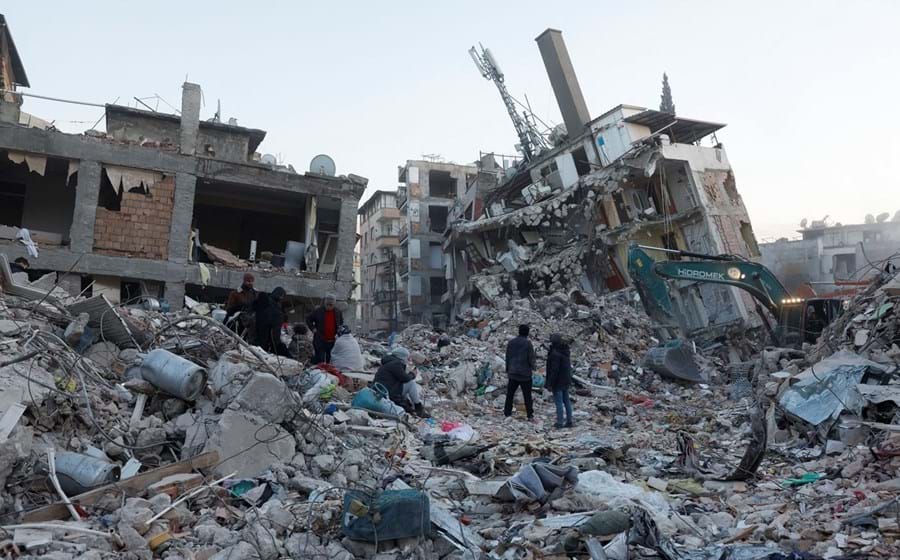 Sismo na Turquia e na Síria causou a morte a mais de 50 mil pessoas e causou um rasto de profunda destruição nas zonas mais afetadas.