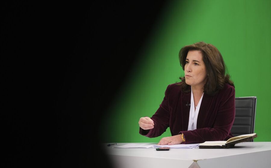 “Salário mínimo não é o que deve ser pago às pessoas” Ministra defende que salário mínimo 'não é o que deve ser pago às pessoas'