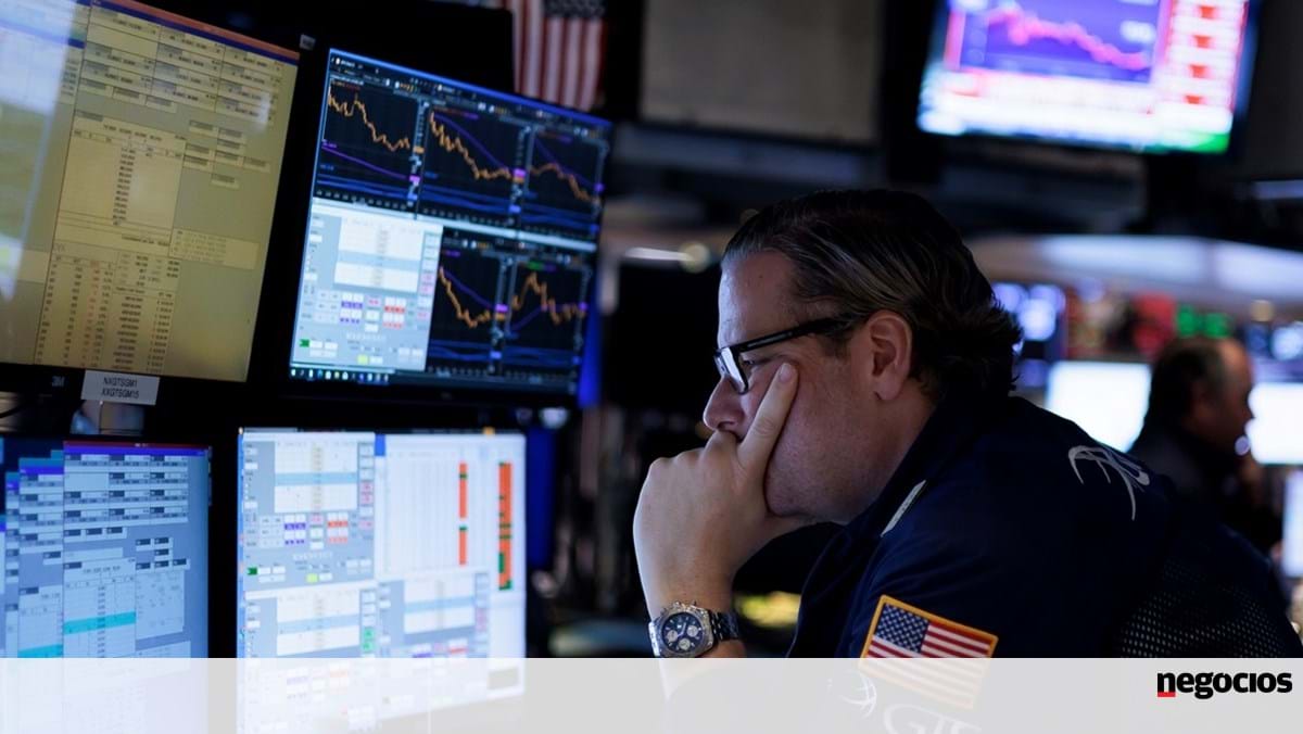 Wall Street Blues: Stocks Fall on Rising Consumption – Stock Exchange