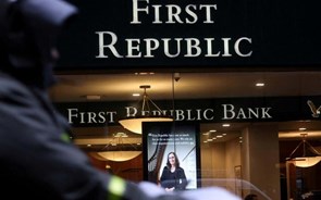Autoridades norte-americanas ponderam cortar avaliação do First Republic Bank 