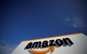 Amazon bate expectativas de receitas e lucros. Segmento da 'cloud' abaixo do esperado