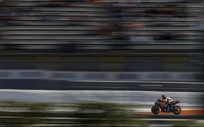 MotoGP ainda acelera com combustíveis fósseis este ano. Até 2027 serão 100% renováveis 