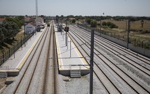 Cinco empresas aliam-se para modernizar sinalização ferroviária em Portugal