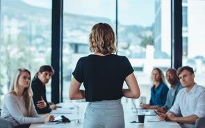 Só 9% das mulheres acreditam que podem superar os retornos de investimento dos homens, revela o UBS.