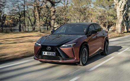 Lexus RZ 450e. Luxuoso, tecnológico e 100% elétrico