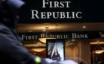 Governo e grandes bancos dos EUA preparam plano para salvar First Republic Bank