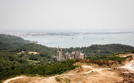 Câmara de Setúbal rejeita ampliação das pedreiras da Secil na Arrábida